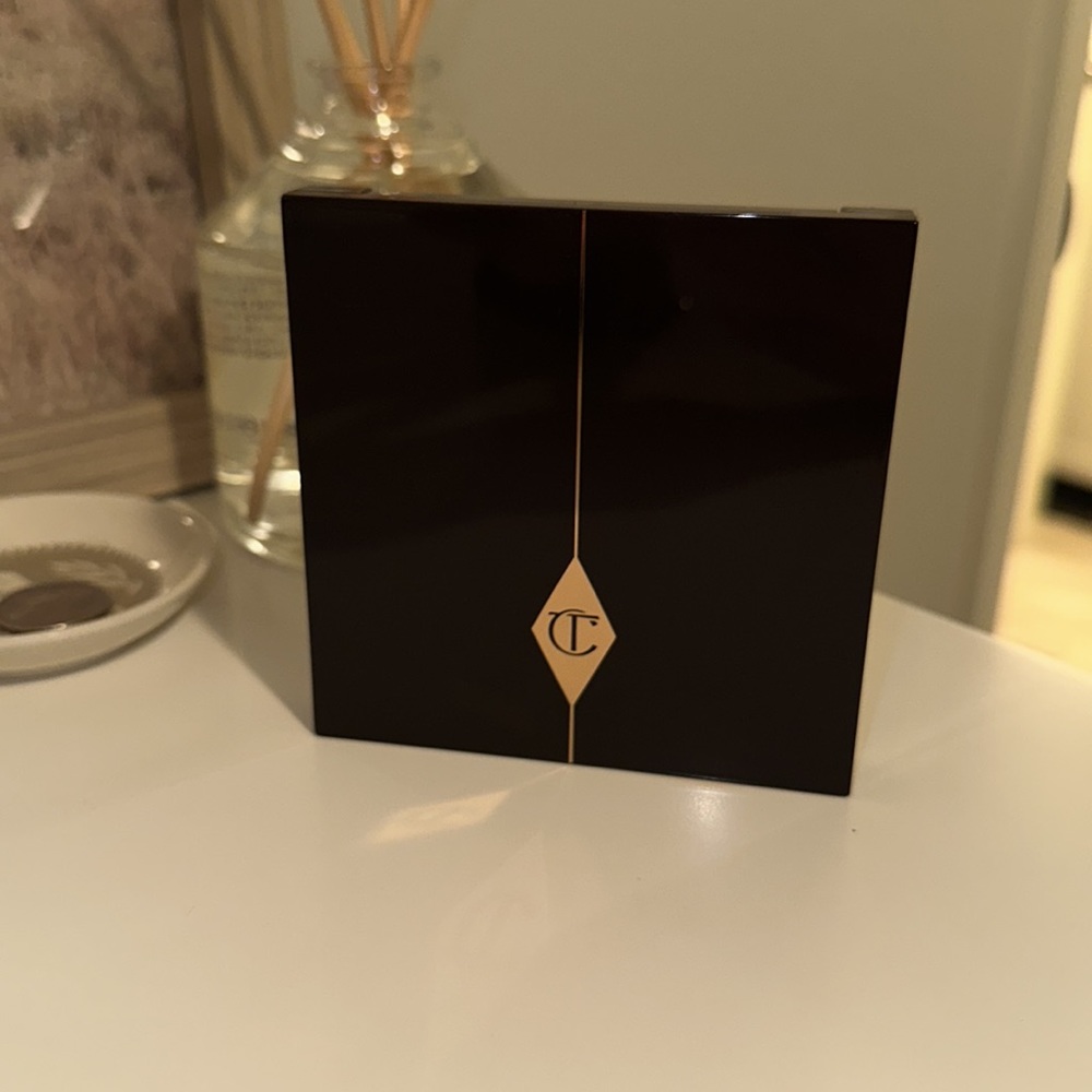 Instant look in a palette | Charlotte Tilbury